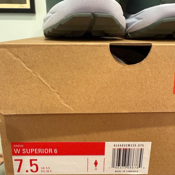 Altra Women's Sage Green Athletic Shoes - Picture 6 of 6